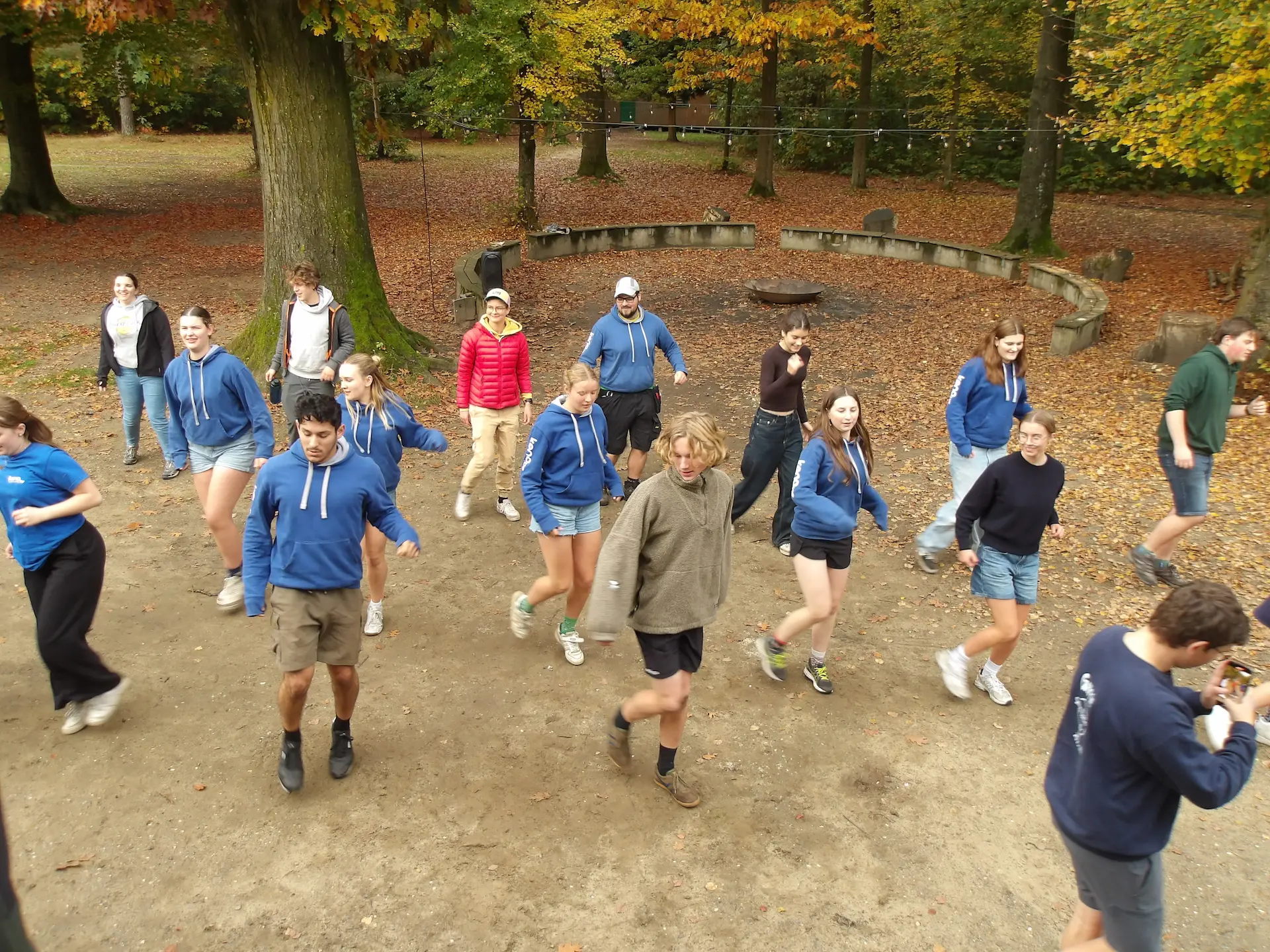 Volksdans leidingsweekend Kena 2024 Jongeren volkdansen op kenaleidingsweekend
